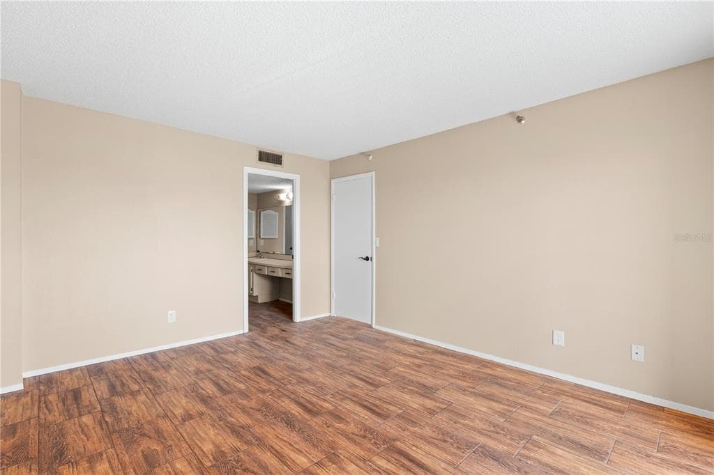 7432 SUNSHINE SKYWAY LANE S 302 photo 21