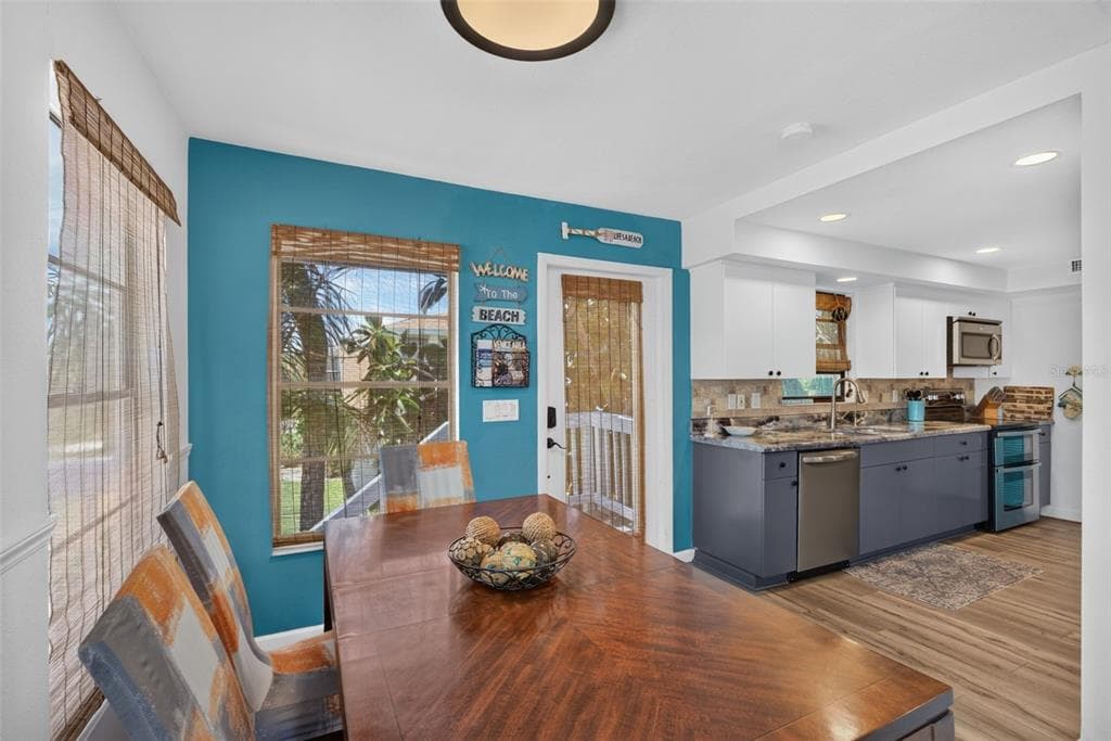 1194 LINDEN ROAD photo 13