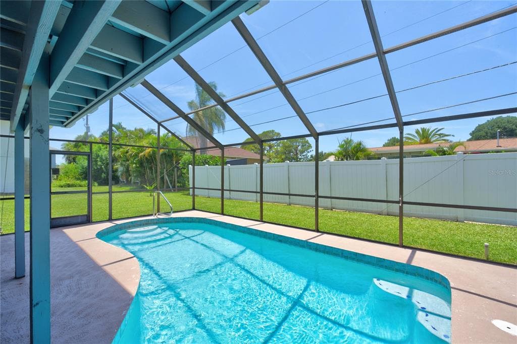 1194 LINDEN ROAD photo 3