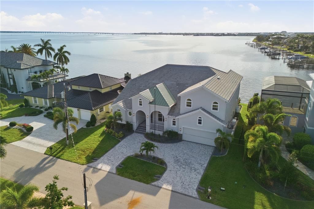 2139 PALM TREE DRIVE photo 2