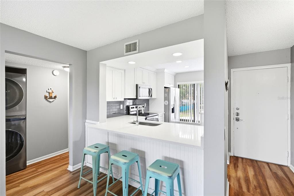 6105 PALMA DEL MAR BOULEVARD S 219 photo 9