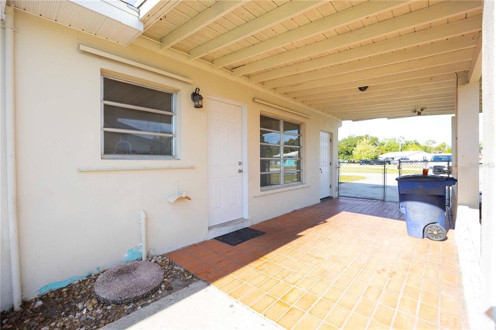 275 LAKEVIEW DRIVE photo 24