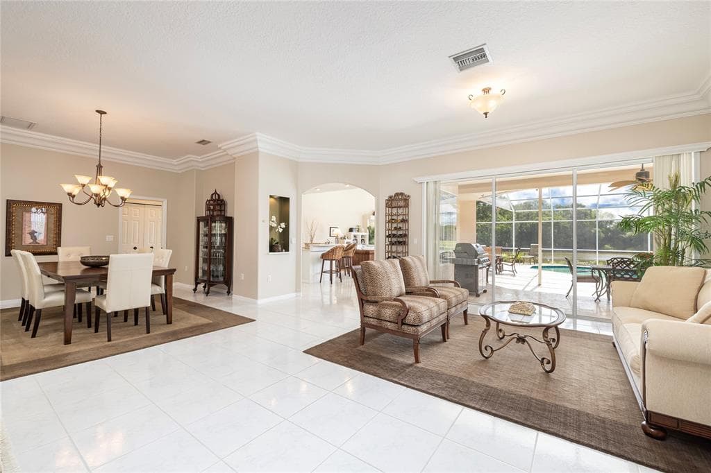 2055 DIAMOND COURT photo 12