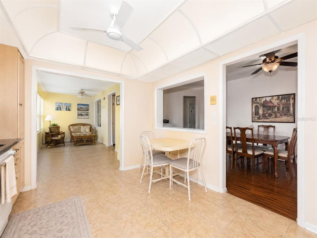 4700 COVE CIRCLE 208 photo 16