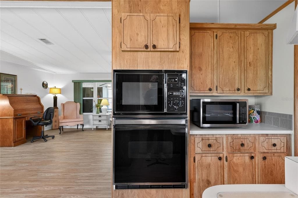 2055 S FLORAL AVENUE 262 photo 11