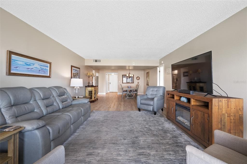 1621 GULF BOULEVARD 706 photo 22