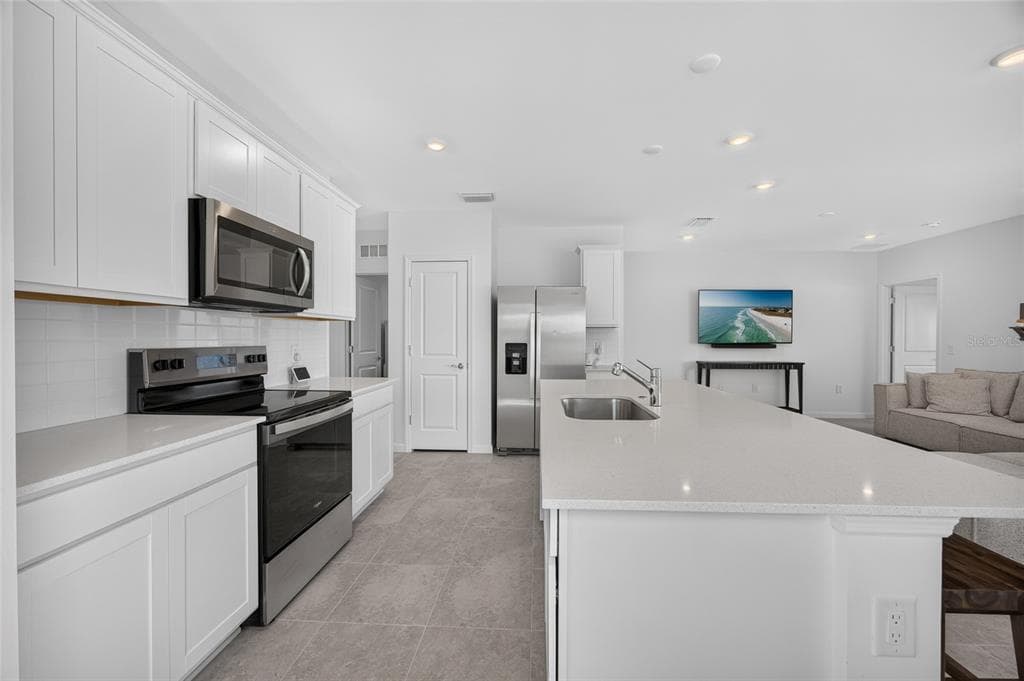 6492 SILVERSTAR DRIVE photo 10