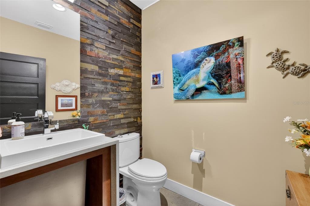 1535 SUNSET CIRCLE photo 23