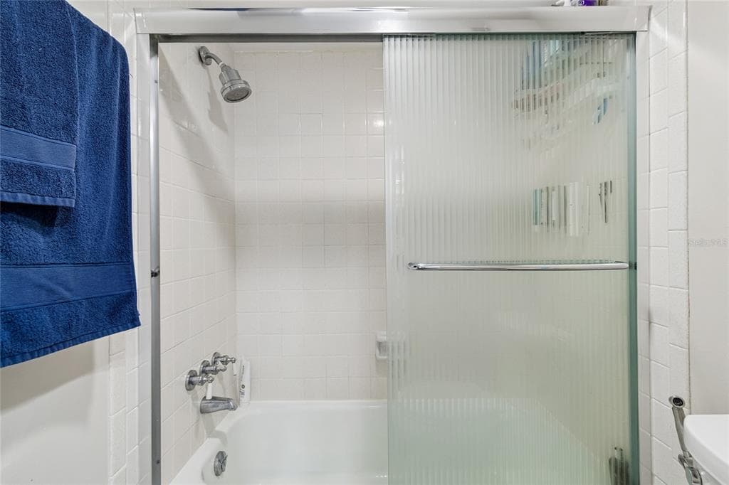 644 ISLAND WAY 405 photo 24