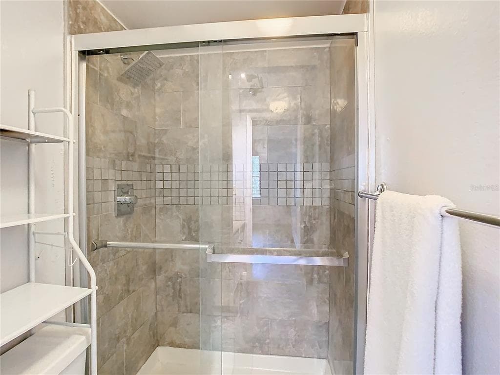 425 30TH AVENUE W C212 photo 23