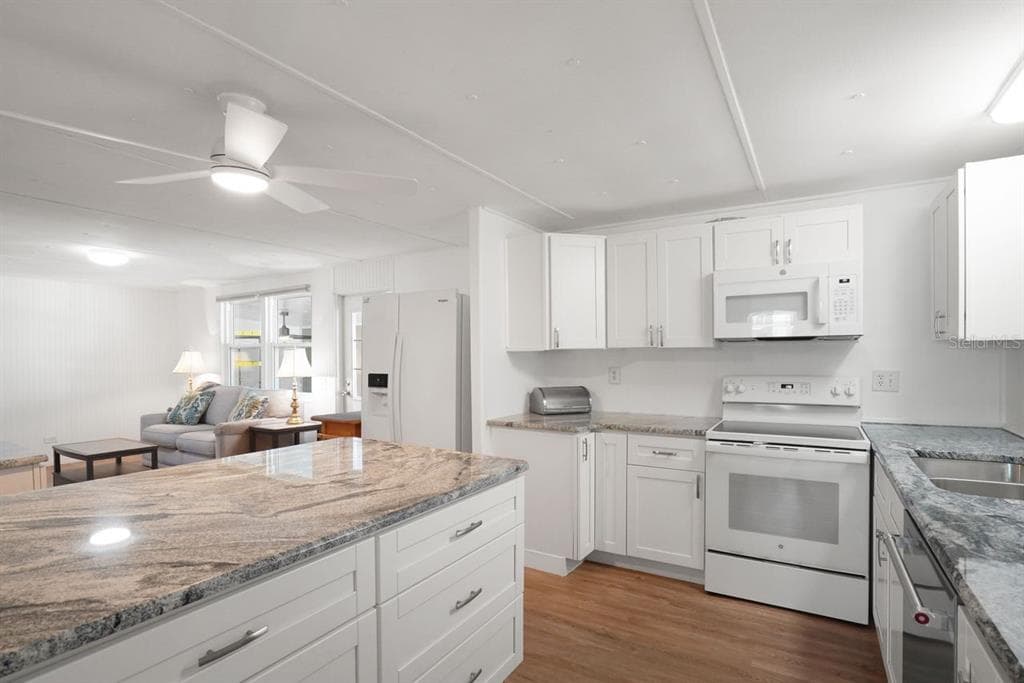 654 BLACKBURN BOULEVARD photo 12