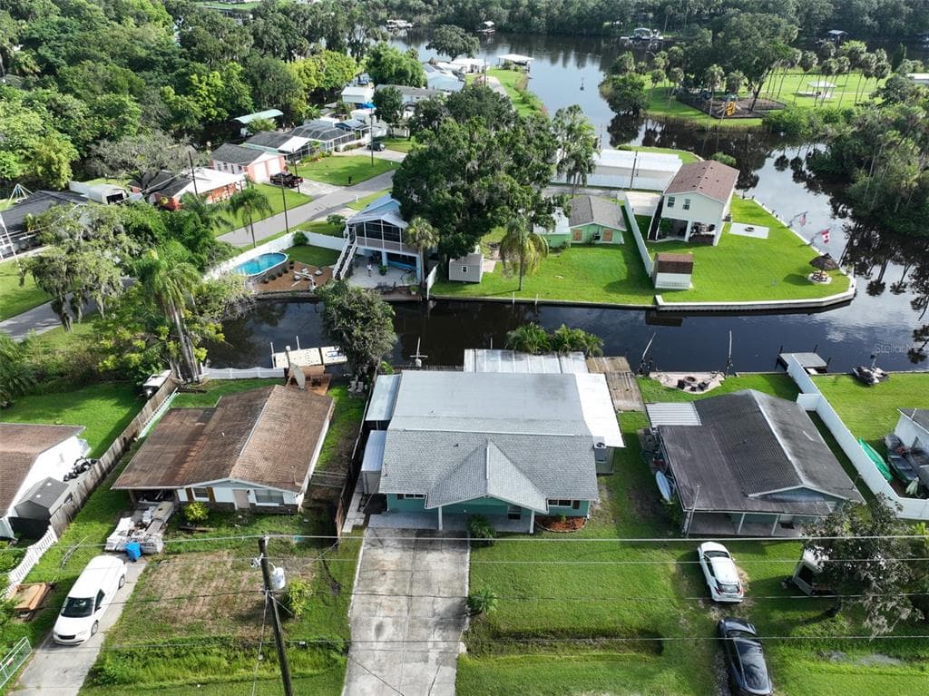 10922 PARK DRIVE photo 1