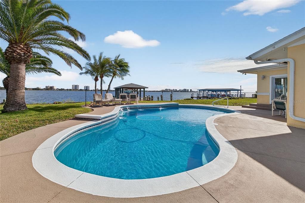 130 REEF ROAD photo 23