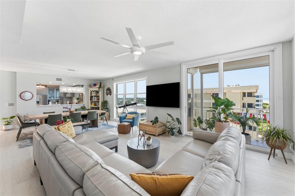 2 15TH AVENUE 401 photo 5