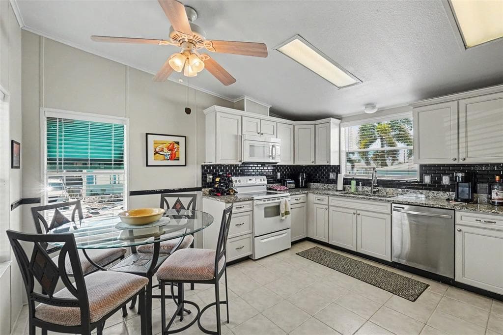 226 BIMINI DRIVE photo 2