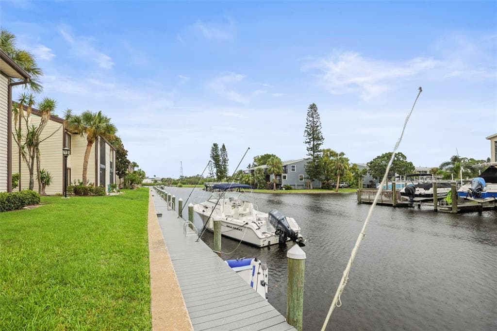 358 MOORINGS COVE DRIVE 4B photo 23