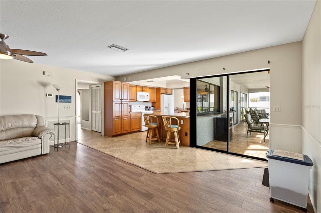 921 BIRDIE WAY photo 11