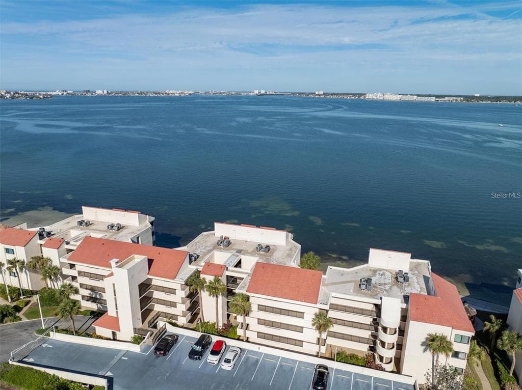 5633 PUERTA DEL SOL BOULEVARD S 307 photo 3