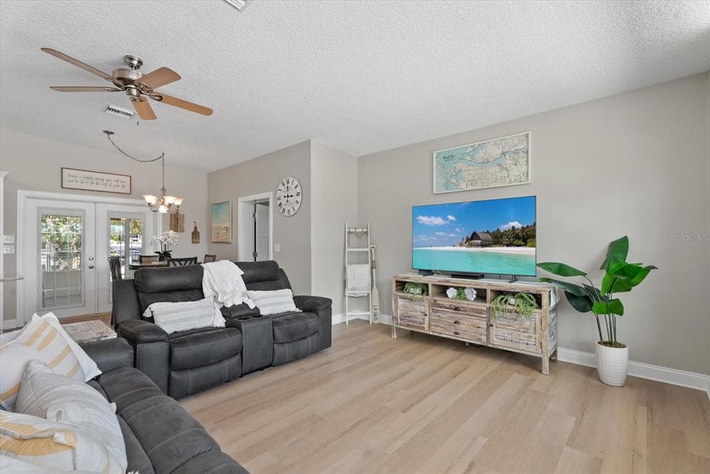 512 PALM AVENUE photo 8