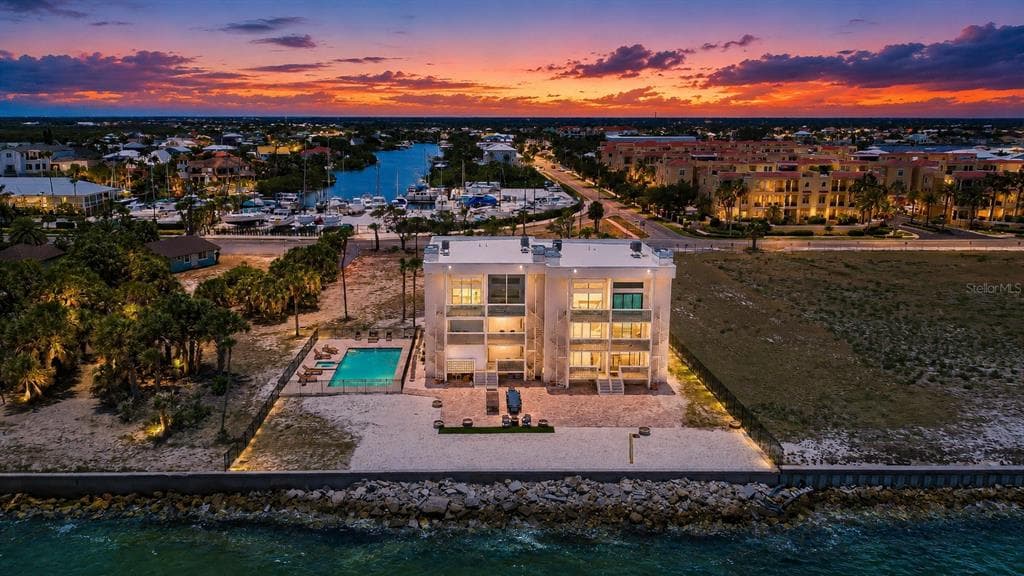 6504 SURFSIDE BOULEVARD 8 photo 2