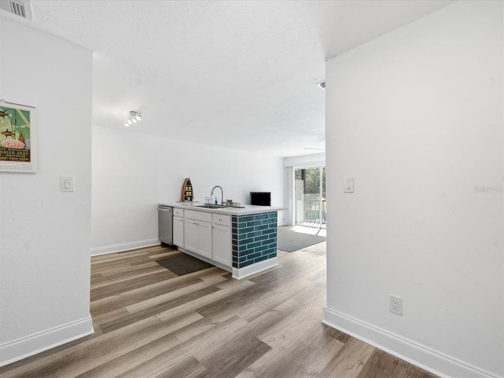 9009 TUDOR DRIVE G206 photo 20
