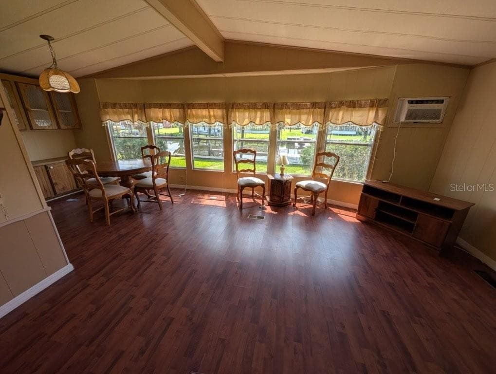 154 MOONLITE DRIVE photo 4