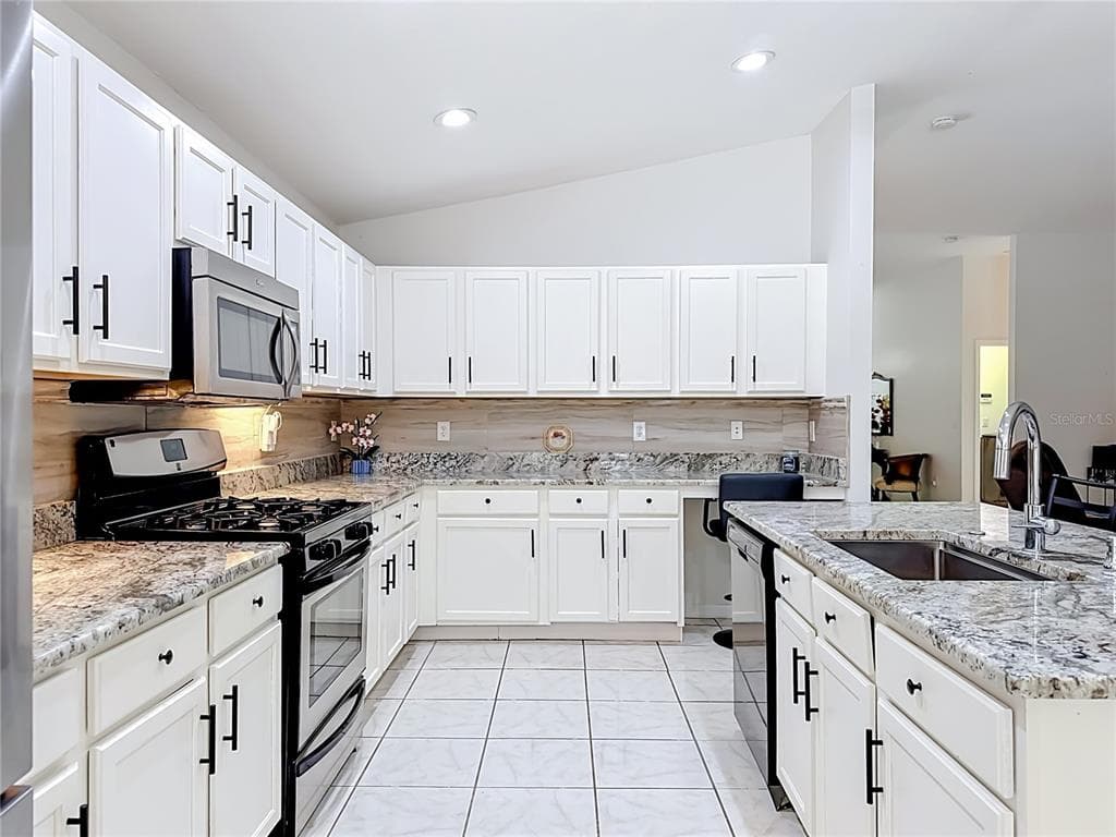 6630 CAMBRIDGE PARK DRIVE photo 13