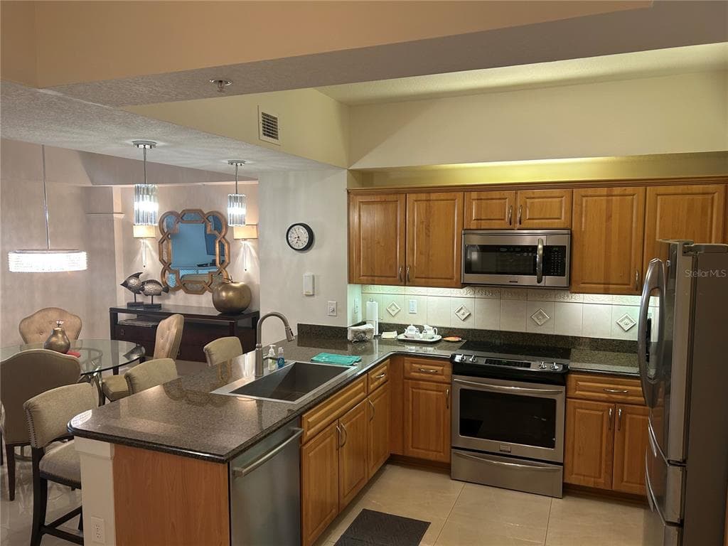 200 OCEAN CREST DRIVE 118 photo 3