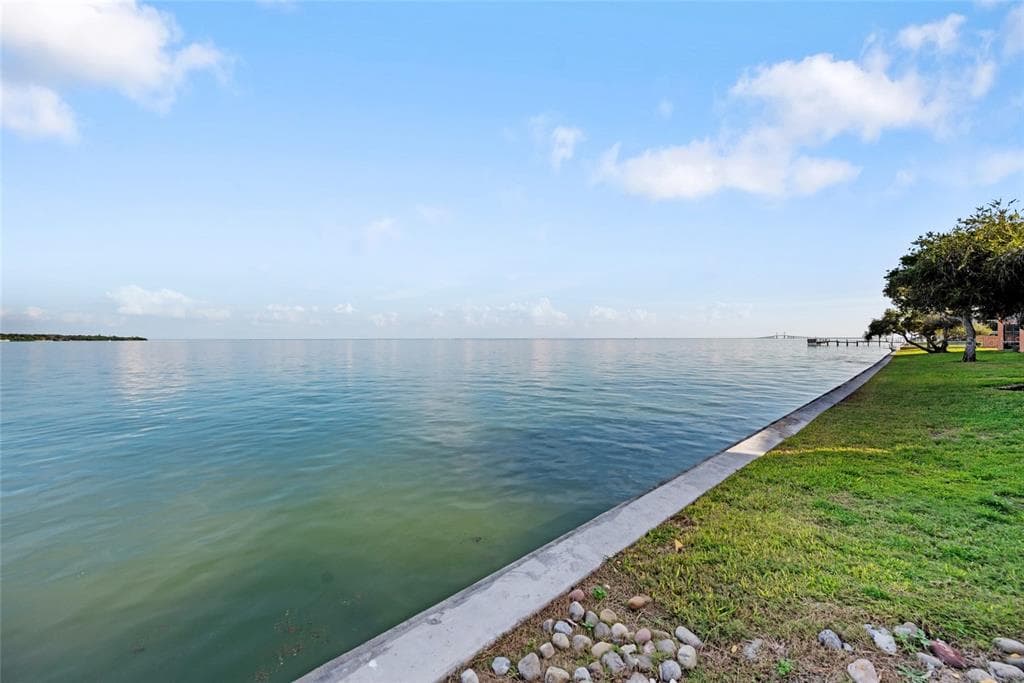 7432 SUNSHINE SKYWAY LANE S 406 photo 14