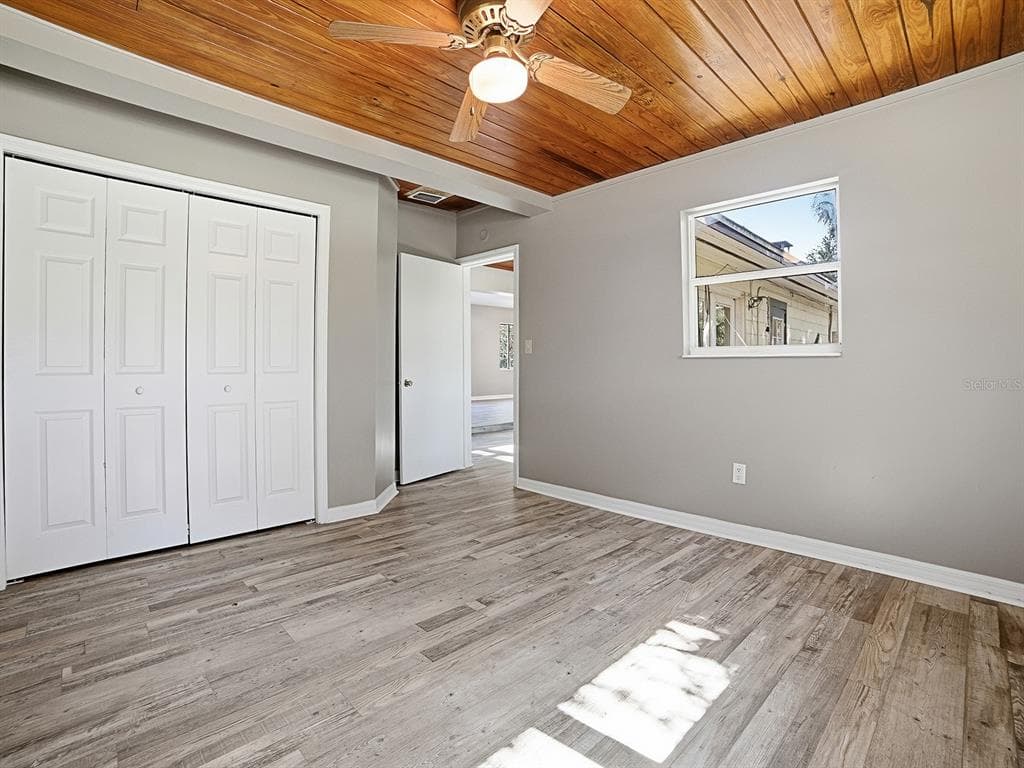 404 LOUIS STREET photo 23