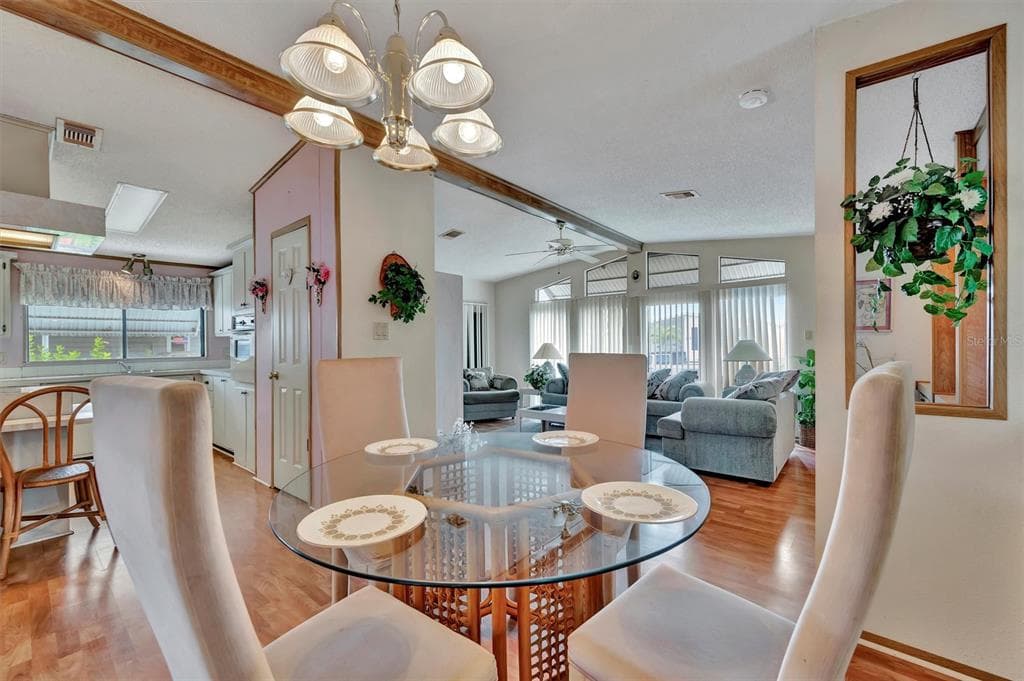 236 N SAINT THOMAS CIRCLE photo 9
