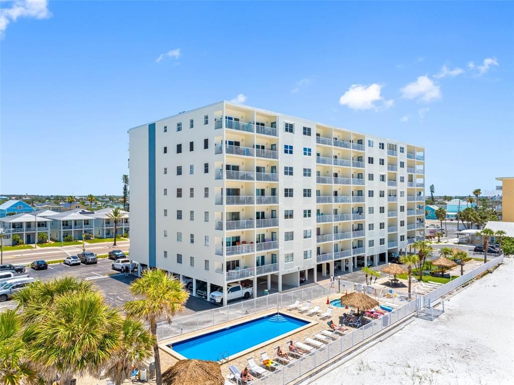 13500 GULF BOULEVARD 605 photo 1