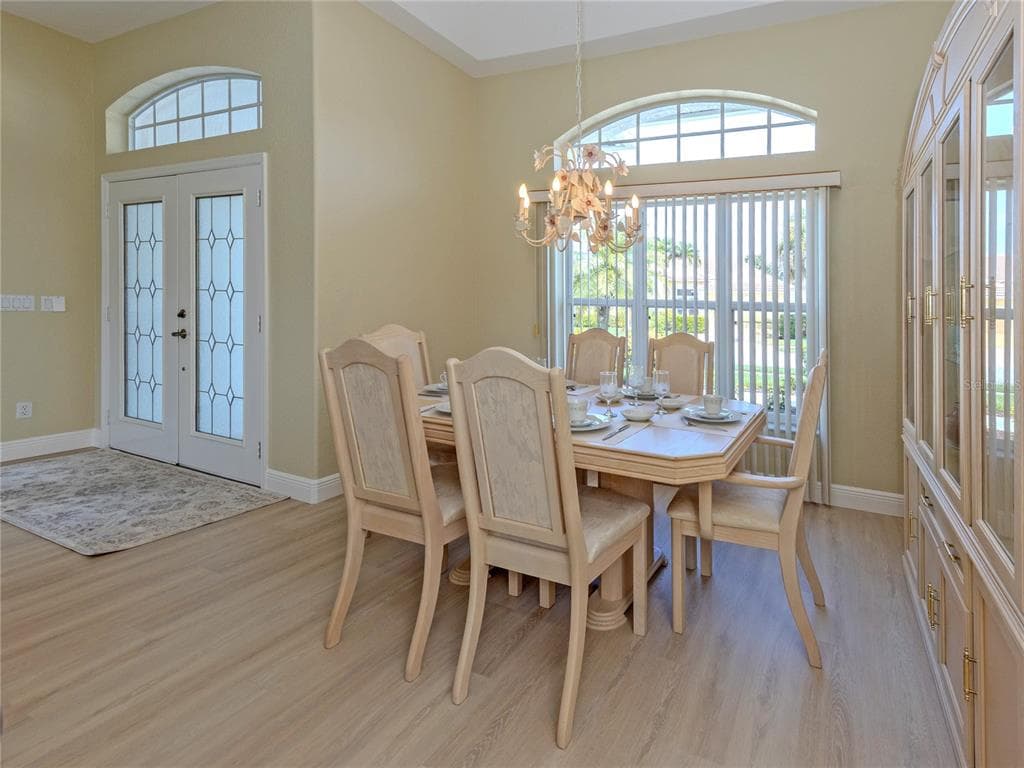 5078 WINTER ROSE WAY photo 8
