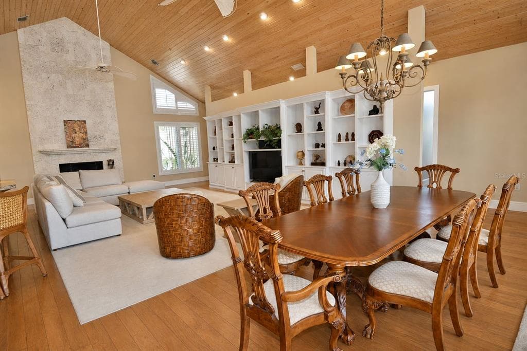 630 N RIVER ROAD photo 17