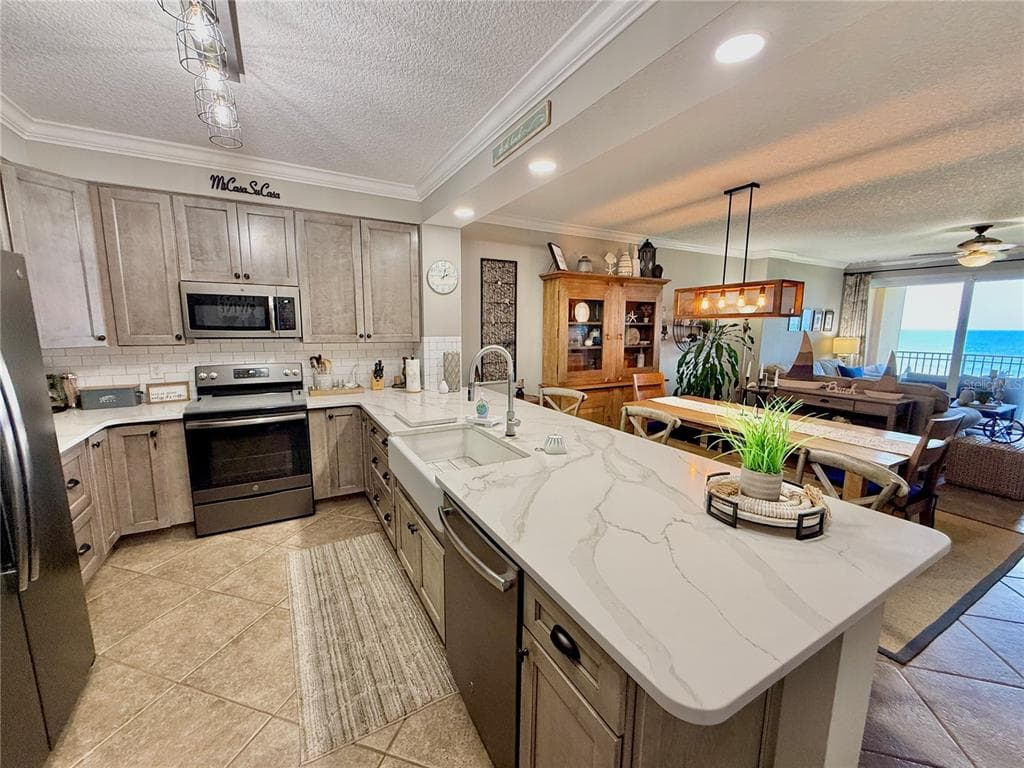 60 SURFVIEW DRIVE 421 photo 19