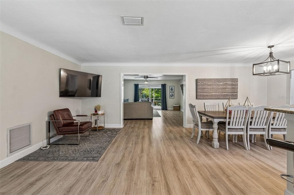 3282 HONEYSUCKLE RD photo 15
