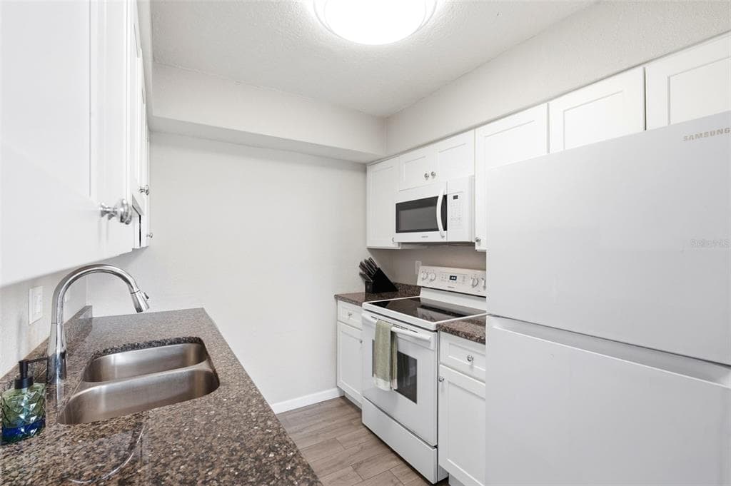 4725 COQUINA KEY DRIVE SE D photo 13