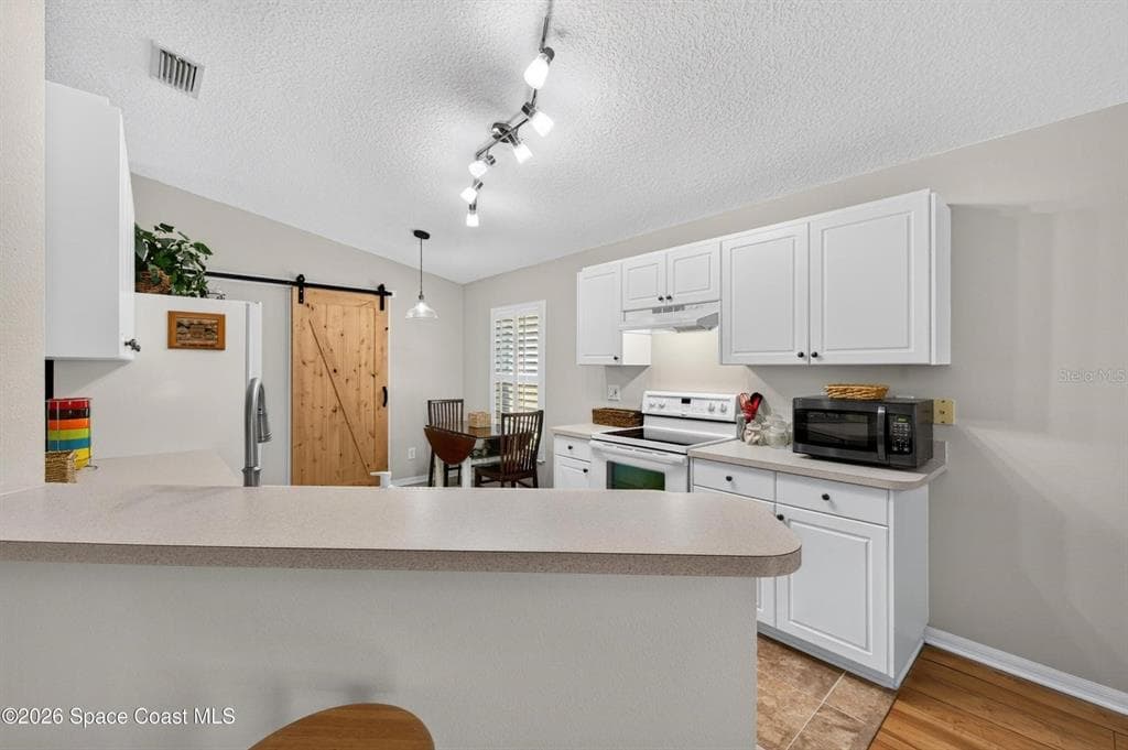 2336 DEERCROFT DRIVE photo 4