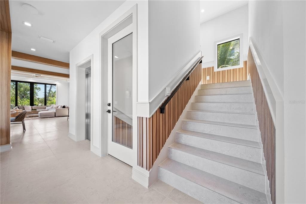 411 PALM AVENUE photo 22