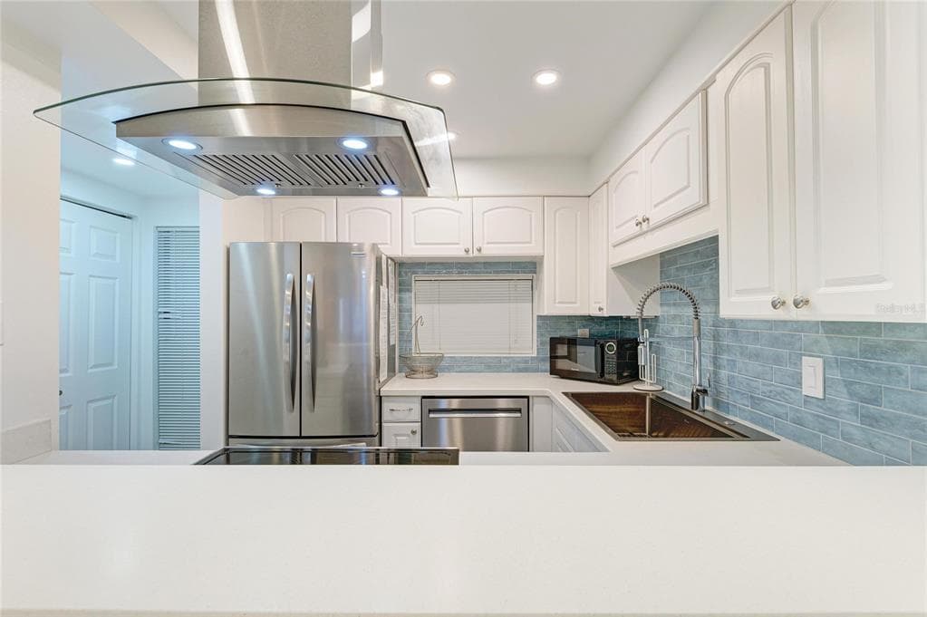 6157 MIDNIGHT PASS ROAD E12 photo 14