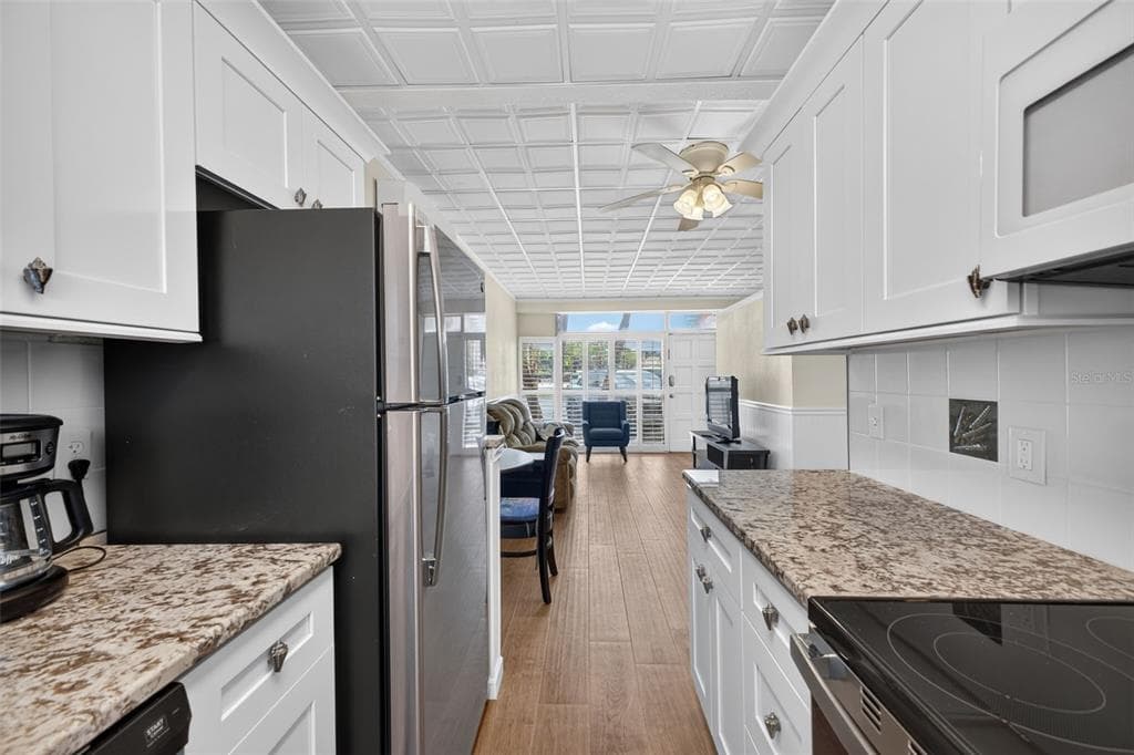 18399 GULF BOULEVARD 364 photo 9