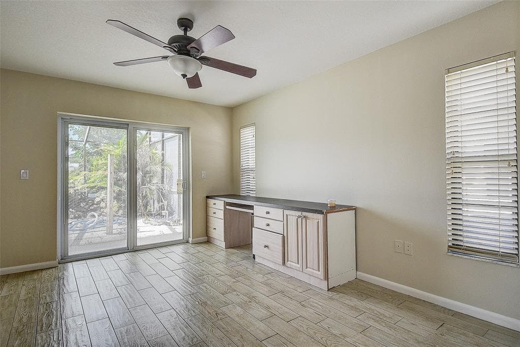 2876 LAKE VALENCIA BOULEVARD E photo 22