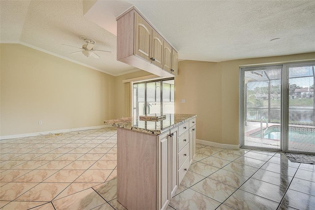 2876 LAKE VALENCIA BOULEVARD E photo 9