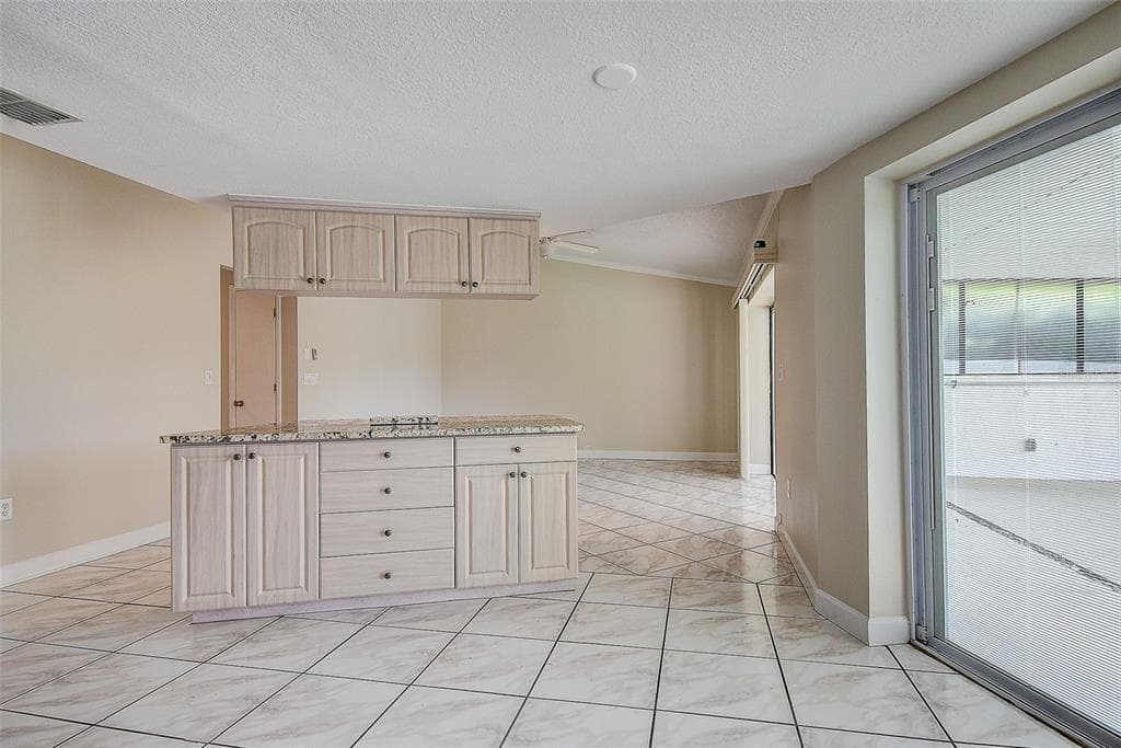 2876 LAKE VALENCIA BOULEVARD E photo 10