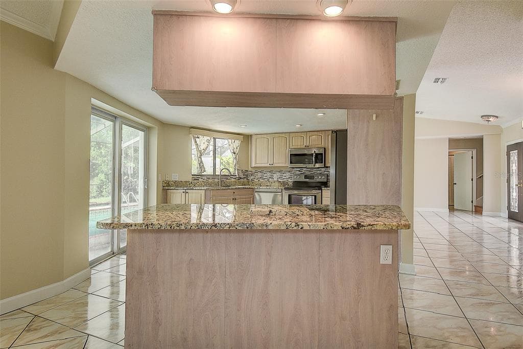 2876 LAKE VALENCIA BOULEVARD E photo 11