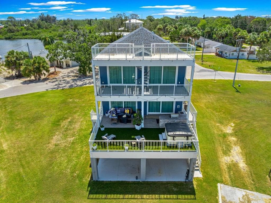 6812 DRIFTWOOD DRIVE photo 3