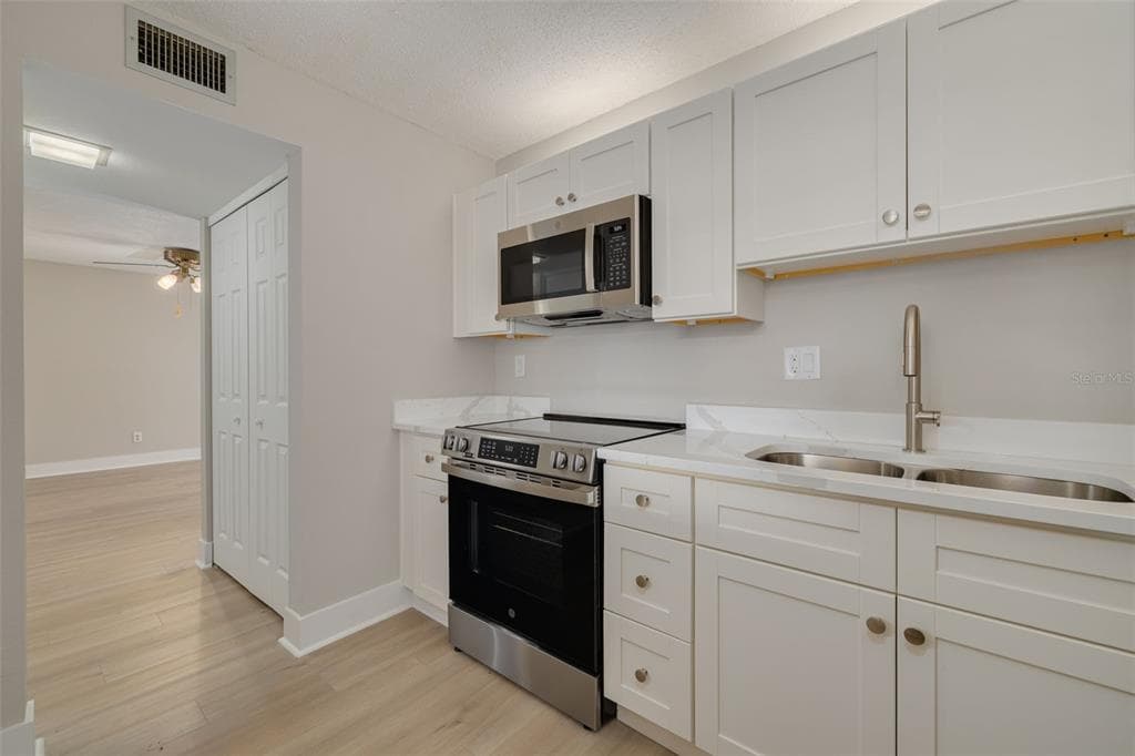 7425 BAY ISLAND DRIVE S 107 photo 23