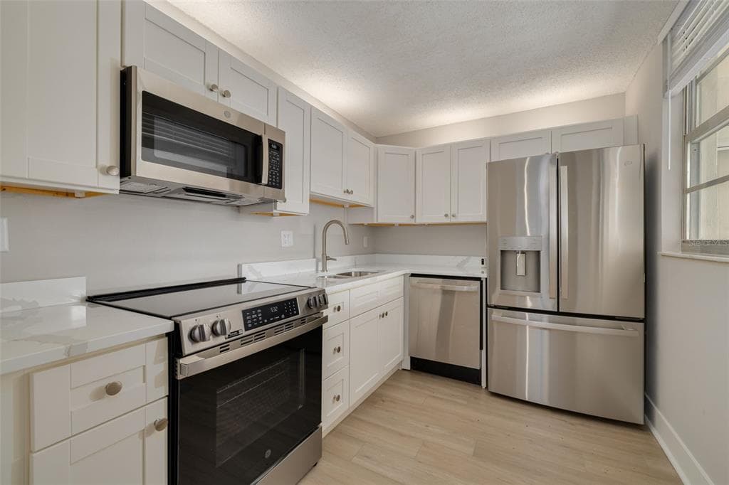 7425 BAY ISLAND DRIVE S 107 photo 22