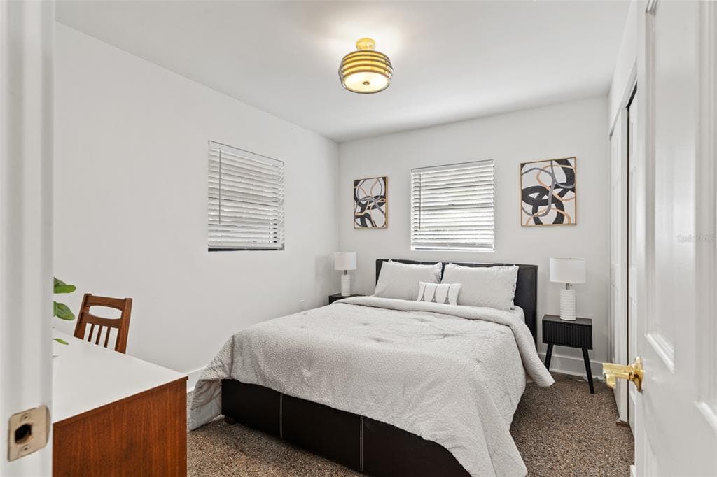 308 E HOLLYWOOD STREET photo 22