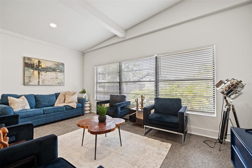 308 E HOLLYWOOD STREET photo 7
